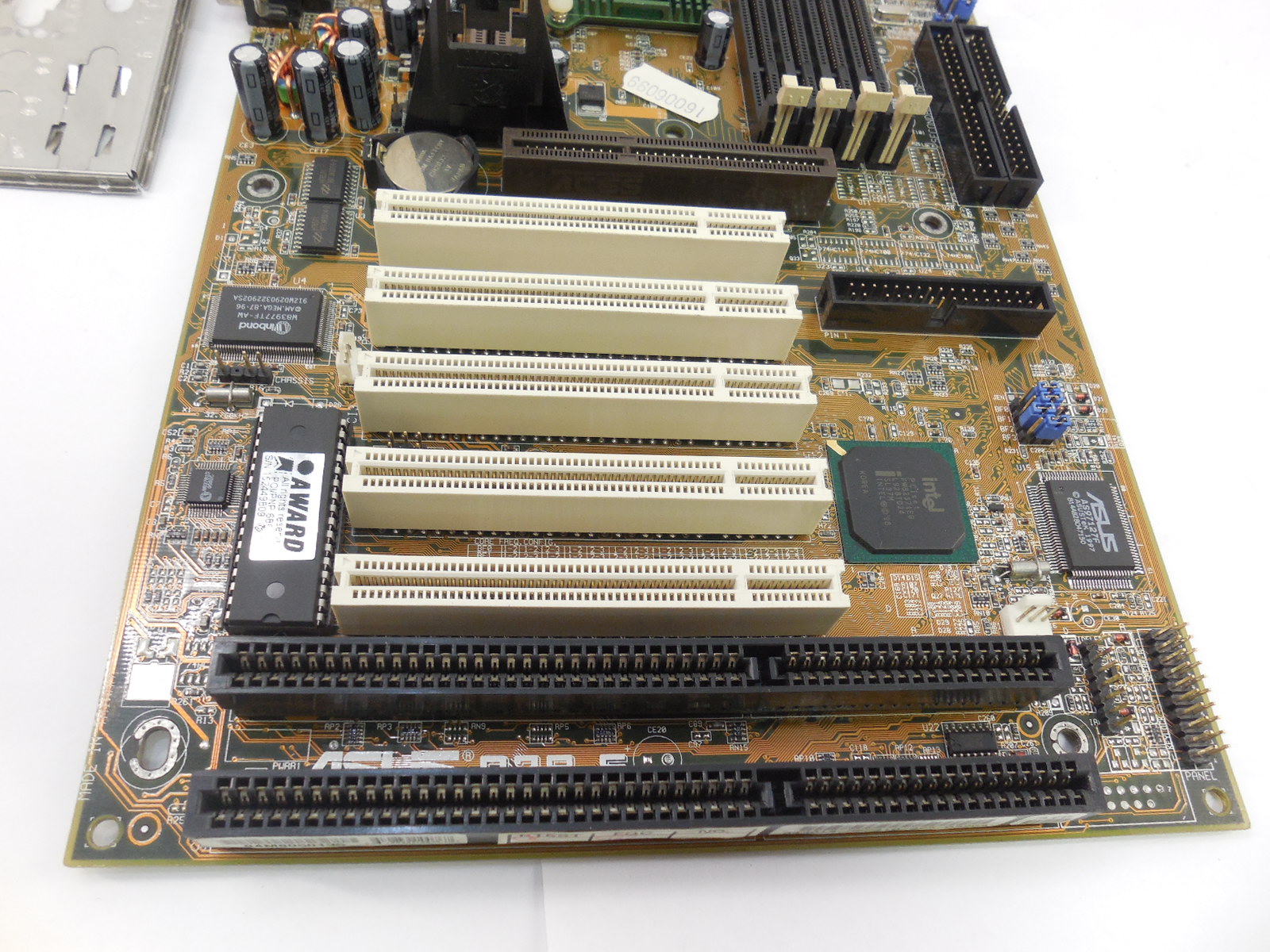 Материнская плата Asus P2B-F Slot 1 - Pic n 260156