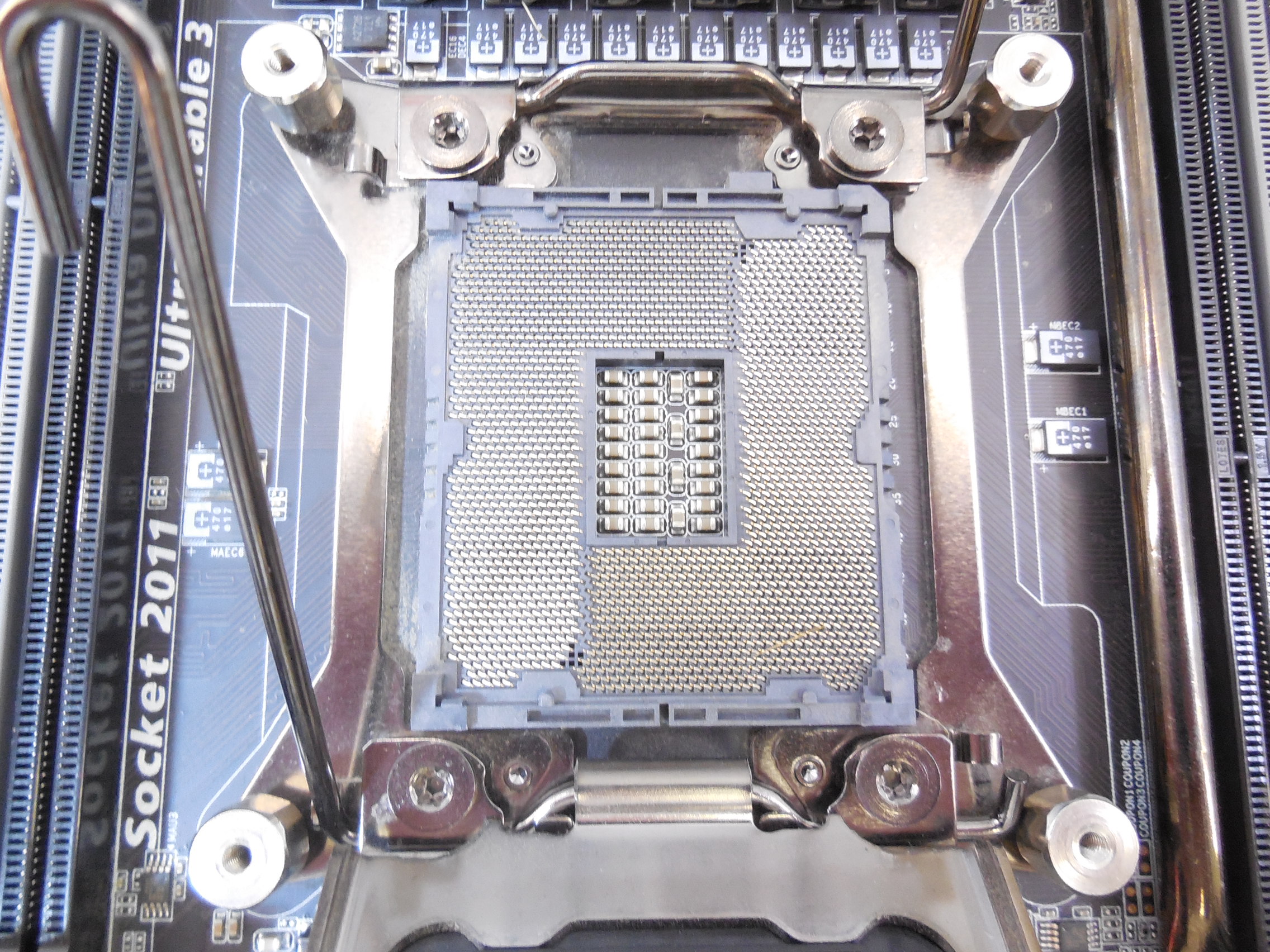 Материнская плата GIGABYTE GA-X79-UD5 RTL - Pic n 269406