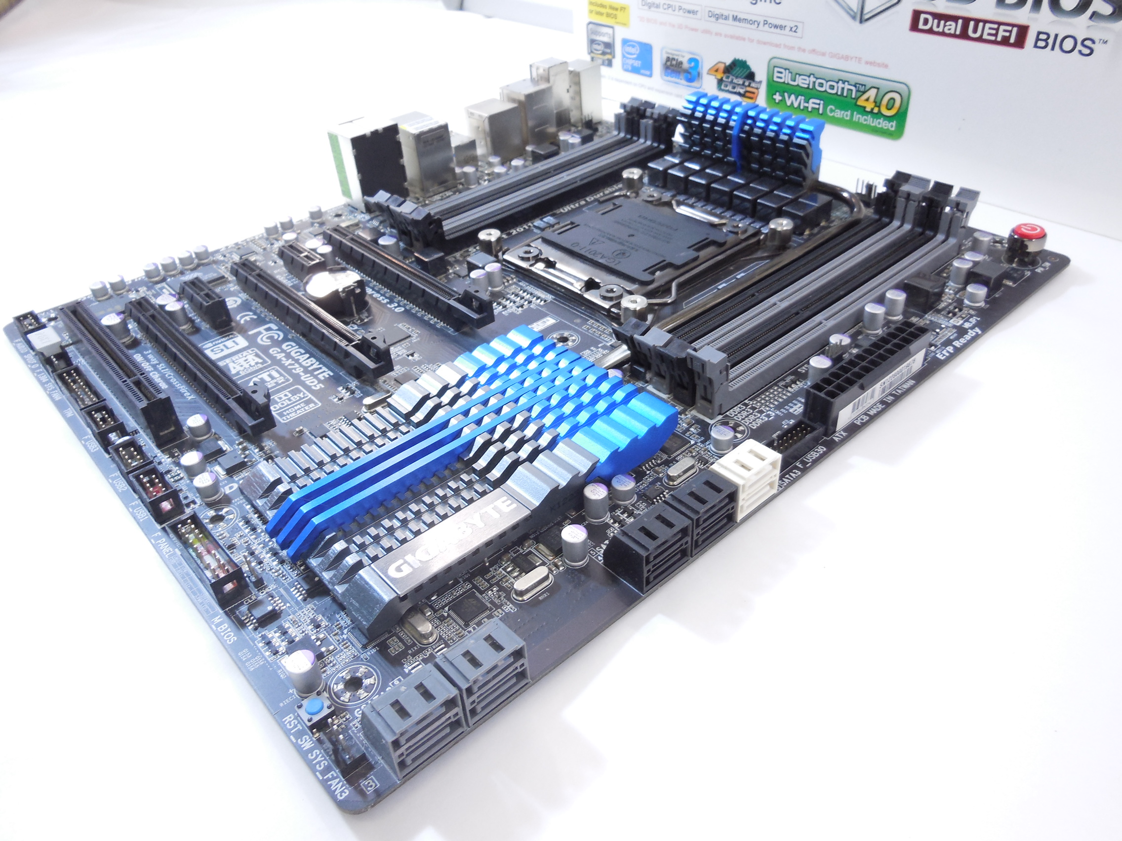 Материнская плата GIGABYTE GA-X79-UD5 RTL - Pic n 269406