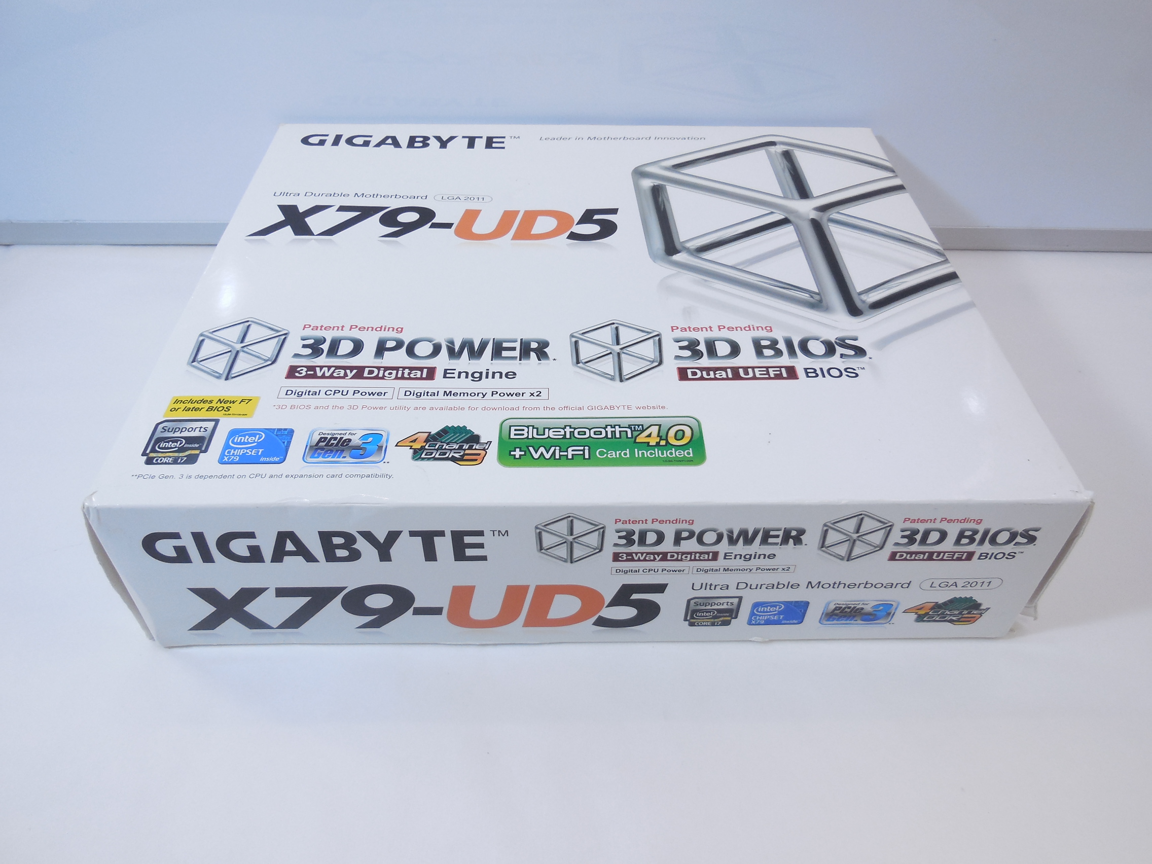Материнская плата GIGABYTE GA-X79-UD5 RTL - Pic n 269406