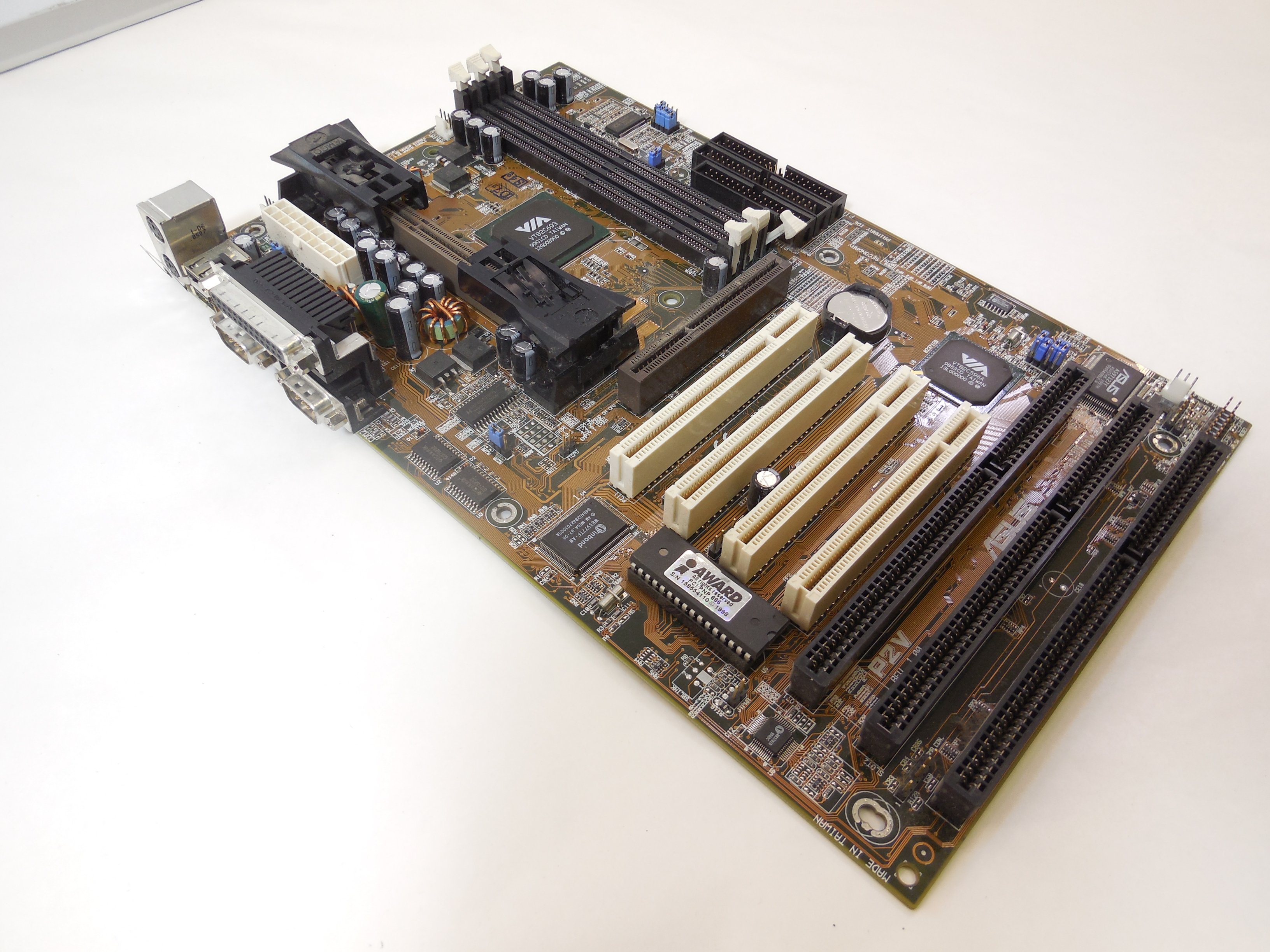 Материнская плата MB ASUS P2V Slot 1 - Pic n 277453
