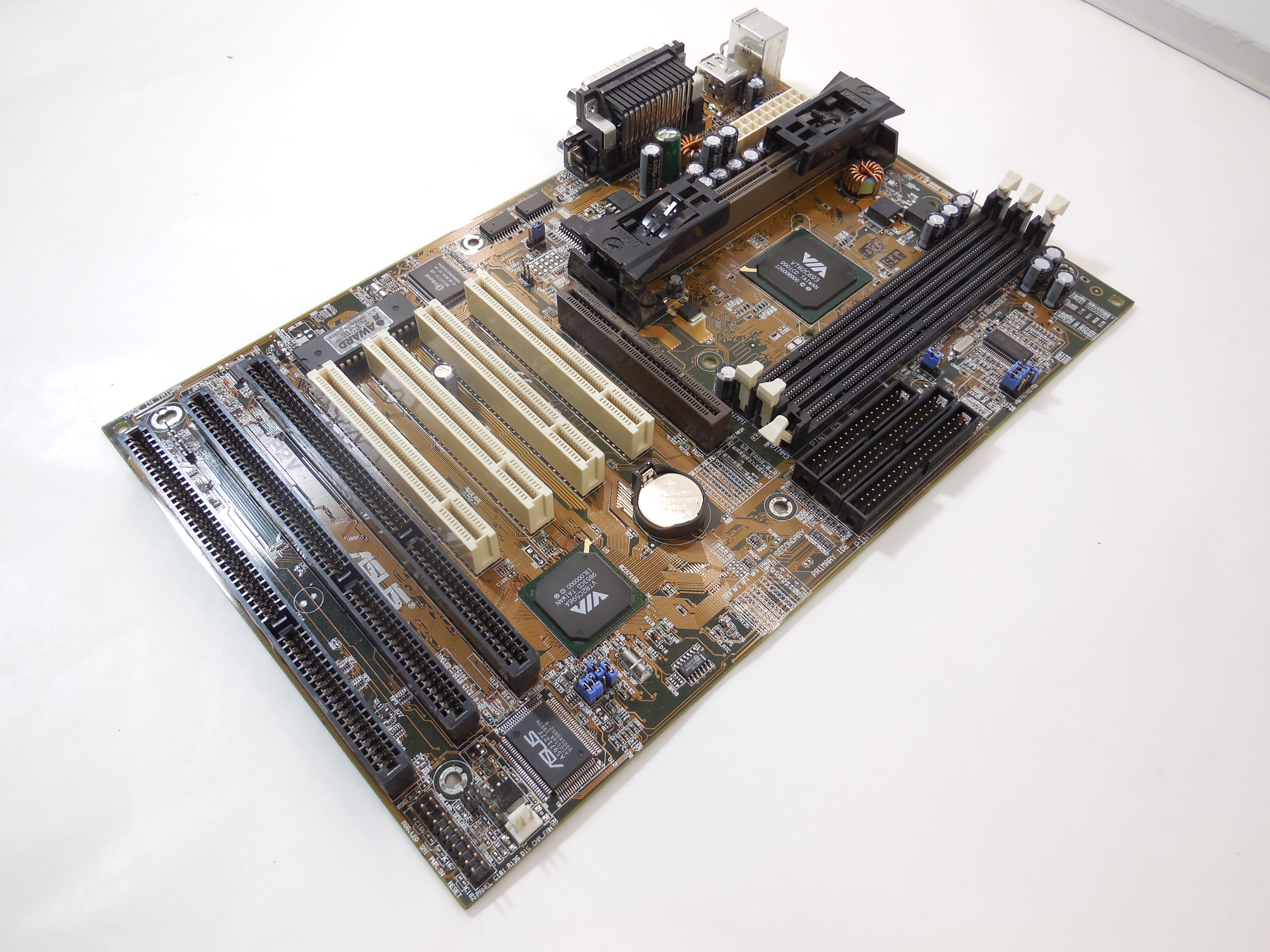 Материнская плата MB ASUS P2V Slot 1 - Pic n 277453