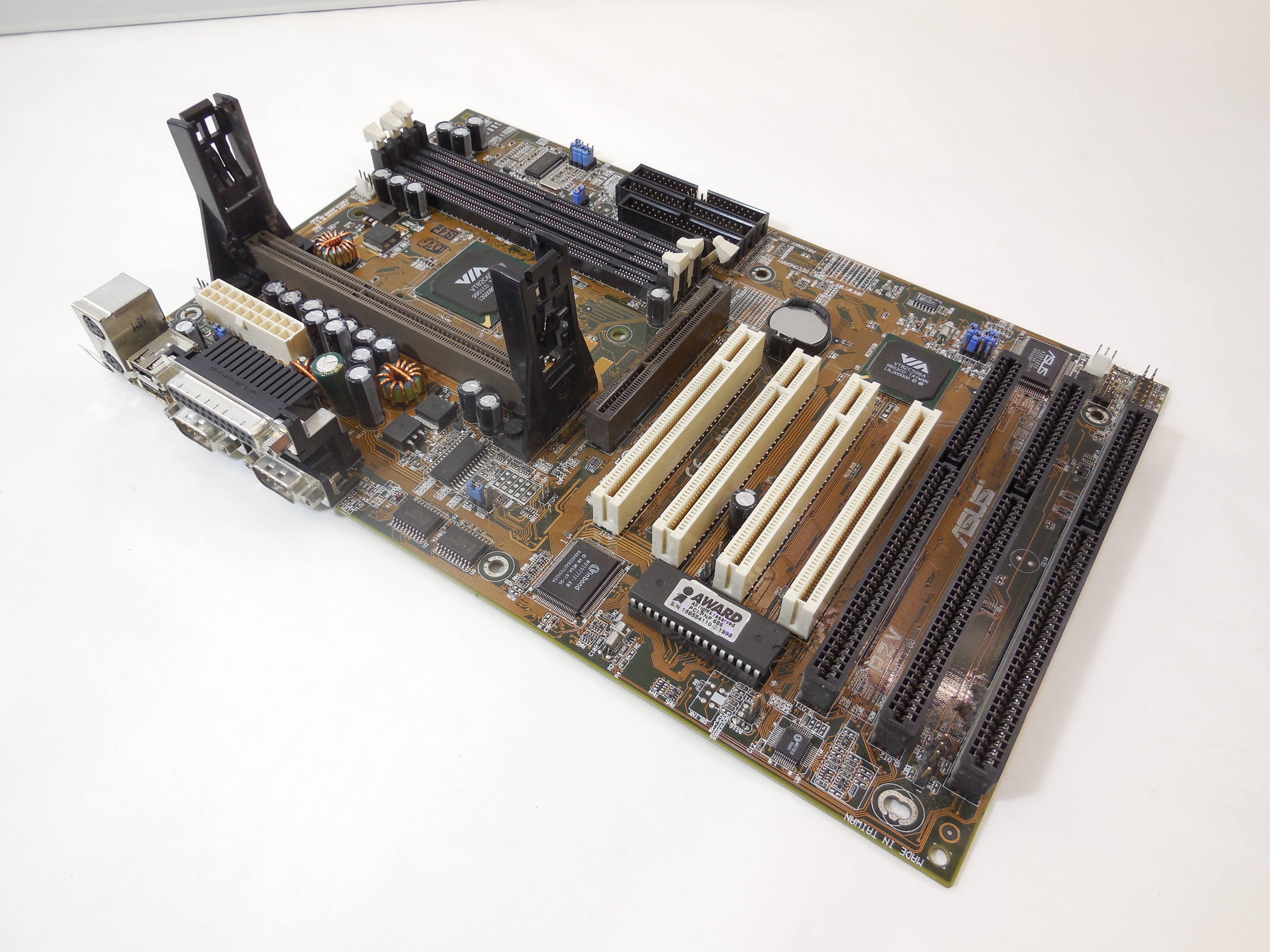 Материнская плата MB ASUS P2V Slot 1 - Pic n 277453