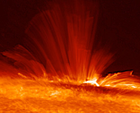 Температура на поверхности Солнца составляет порядка 5,5 тысяч кельвинов
