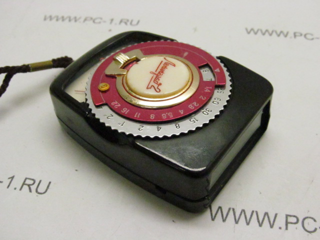 Экспонометр фотоэлектрический Ленинград-2 (Ю11/2) /один предел по яркости /два предела по освещённости /Светоприемник: селеновый фотоэлемент /Чехол