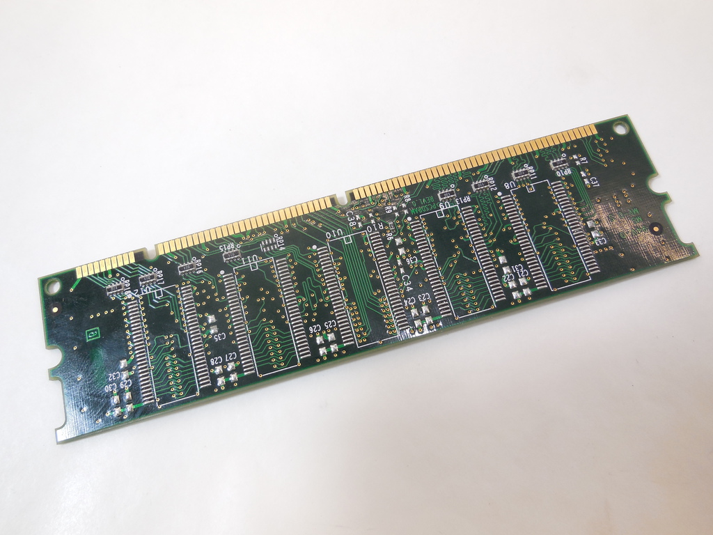 Модуль памяти DIMM SDRAM PC100 / PC133 32Mb - Pic n 276687