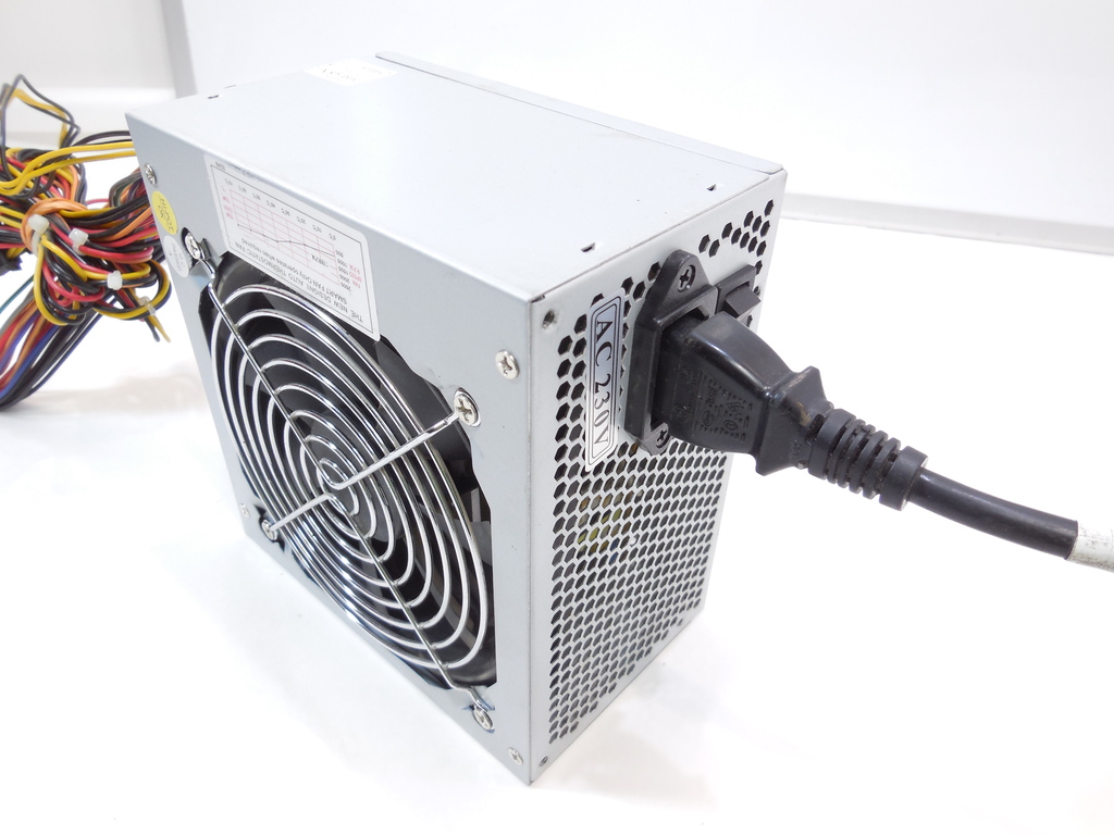 Кабель компьютер — розетка 220V 1.8м Европейский - Pic n 37555