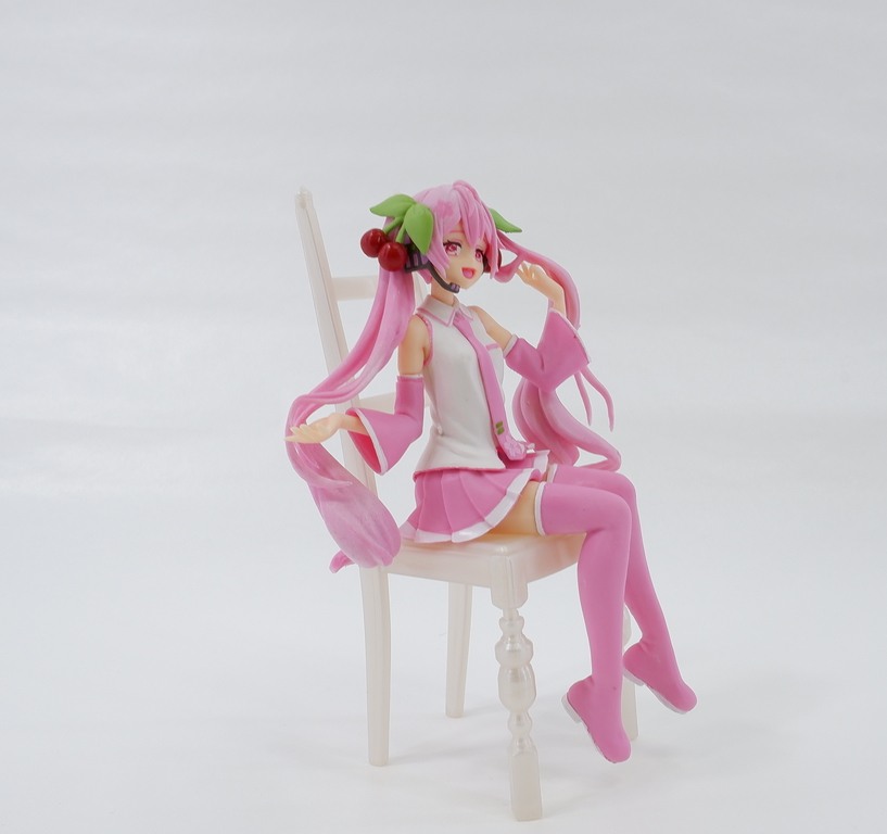 Фигурка Мику Сакура на стуле/ Хацунэ Мику/ Вокалоид аниме фигурки 15см - Pic n 307105