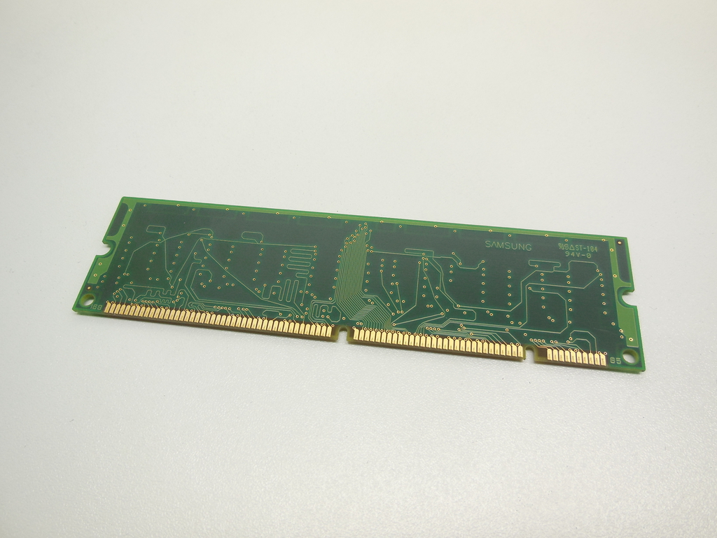 Модуль памяти SDRAM DIMM 128Mb PC133 Samsung PC133U-333-542 (M366S1723CTS-C75) - Pic n 309888