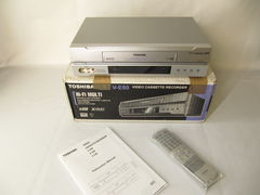 Видеомагнитофон VHS Toshiba V-E60