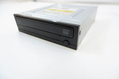 DVD-ROM IDE TSST SH-D162 (Black) Читает CD\DVD, скорость 48Х\16Х, 2007 год, он дожил до наших дней, а значит проверен временем.