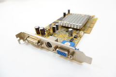 Видеокарта AGP Palit GeForce FX5200 128MB 64Bit - Pic n 281133