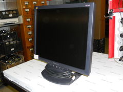 Монитор TFT 17" Viewsonic VE710b ,1280x1024, 300 кд/м2, 450:1, 8 мс, 140°/130°, Встроенный VGA кабель /черный