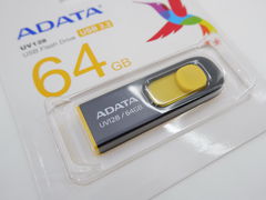 Флешка USB3.2 ADATA Classic 64 Гб AC008-64G-RWE, цвет черно-желтая.
