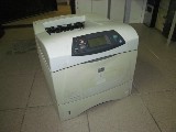 Принтер HP LaserJet 4250dtn /A4, лазерный ч/б двусторонняя, 43 стр/мин ч/б, 1200x1200 dpi, подача: 1100 лист., вывод: 300 лист., Post Script, память: 64 Мб /Ethernet RJ-45, USB, LPT