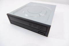Оптический привод SATA OptiArc AD-7260S DVD±R/RW черный, позволяет записывать CD\DVD